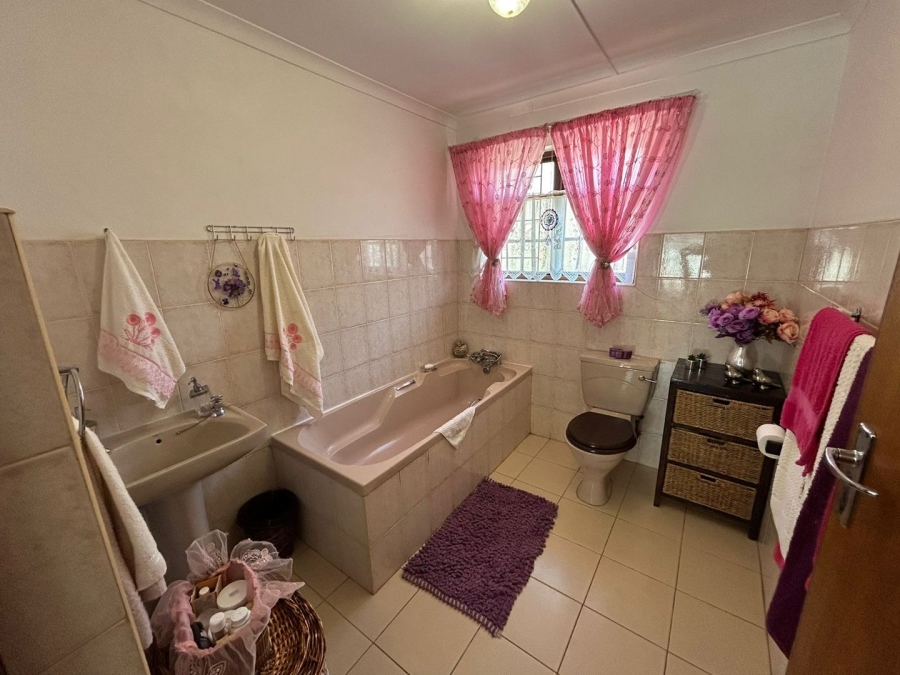 3 Bedroom Property for Sale in Denneoord Western Cape